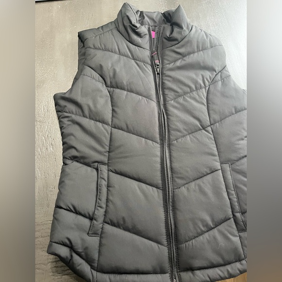 Aeropostle Black Vest with Pink Interior Small Pockets‎ Zipper Quilted Cozy - Picture 2 of 9